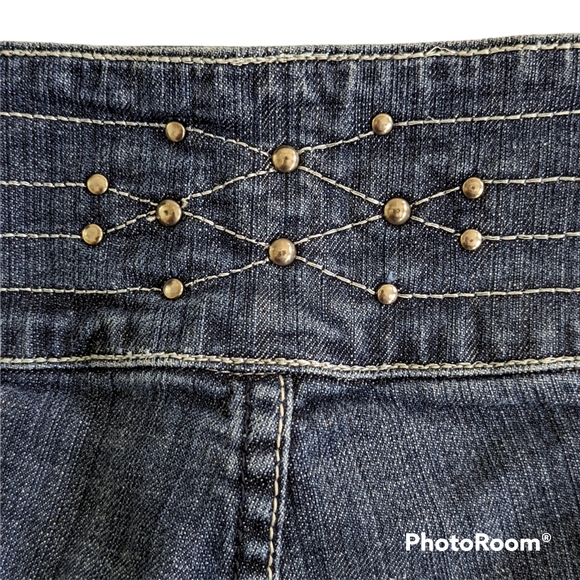 H&G Capris Junior Women's Sz 3 Blue Medium Wash Denim Stretch Jeans Studs Bling - Picture 12 of 16